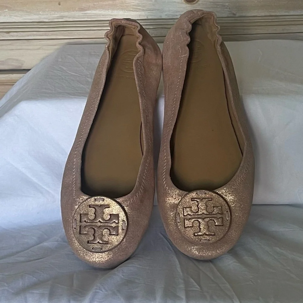 Tory Burch metallic sea shell pink minnie travel ballet flats, Size 8.5